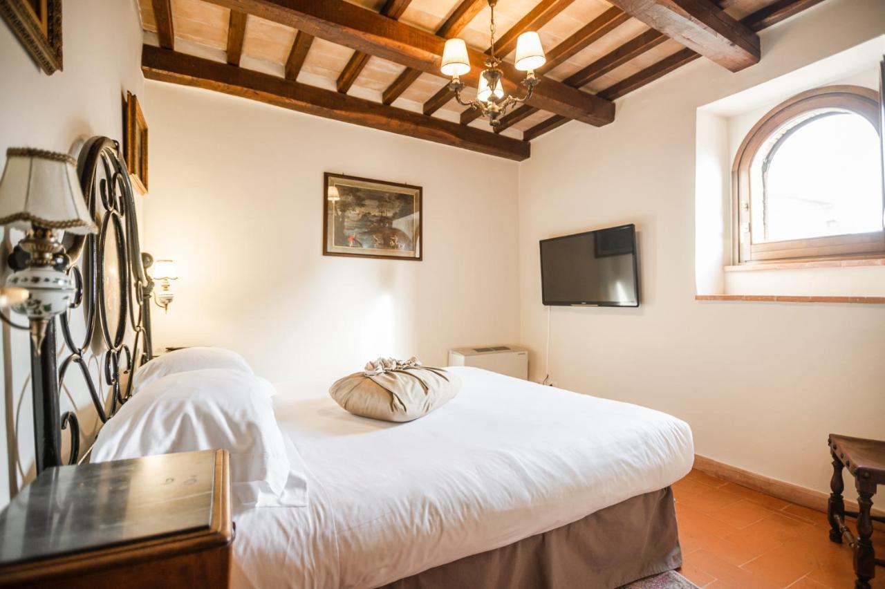 Borgo Petroro Hotel Todi Luaran gambar