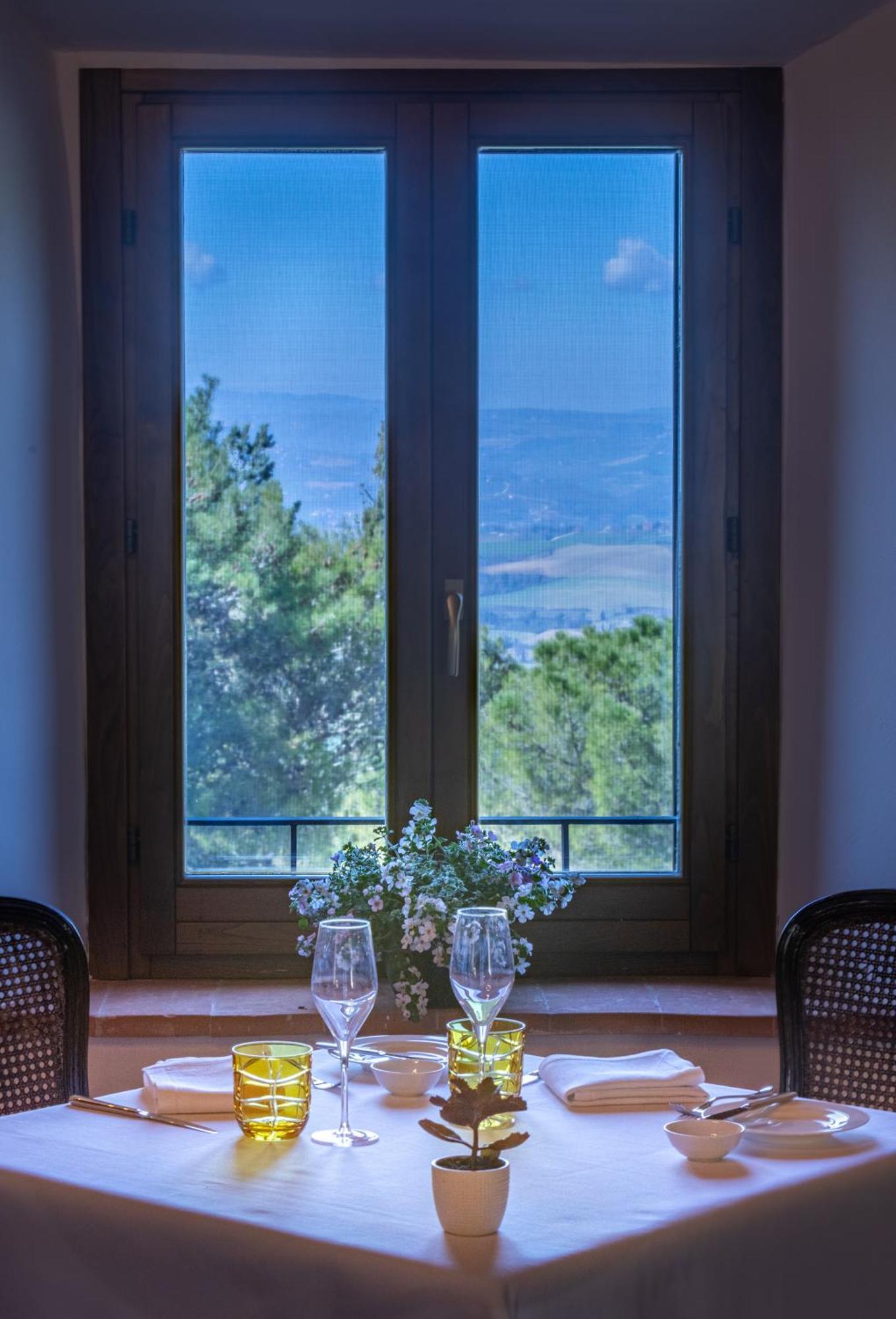 Borgo Petroro Hotel Todi Luaran gambar
